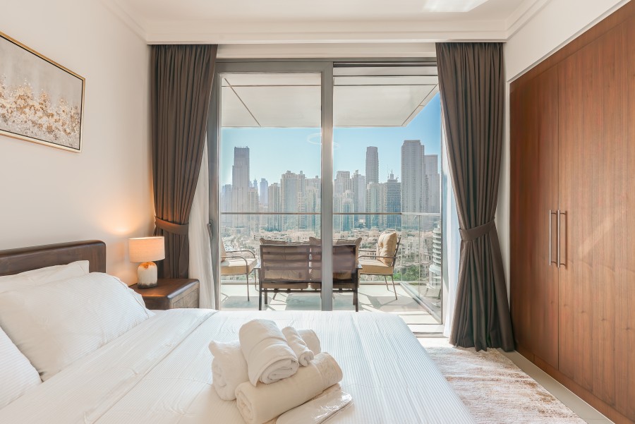 Luxury 2-Bedroom Apartment with Stunning City Views